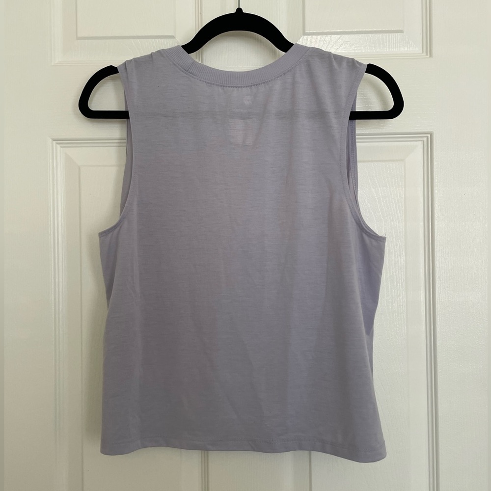 VGUC All In Motion Medium Workout Top